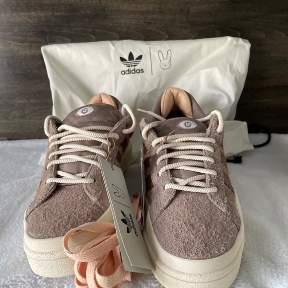 ADIDAS BAD BUNNY CAMPUS Sz10.5 Men,  11.5 WM tan/brown NIB w/laces/dust bag - Picture 7 of 9